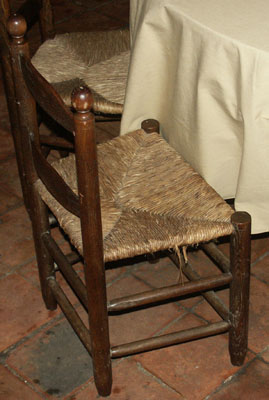 Furniture: cottage style chair