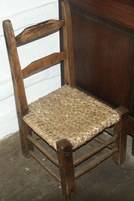 Furniture: cottage style children chair