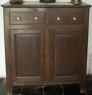 country, cottage style commode